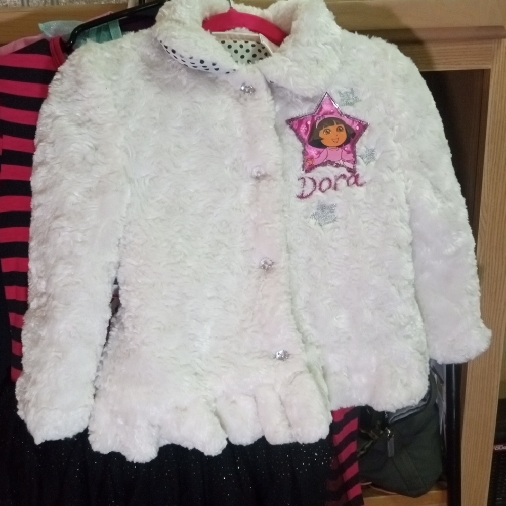2013 Nickelodeon Dora the Explorer Girls Faux Fur White Jacket Size 4T